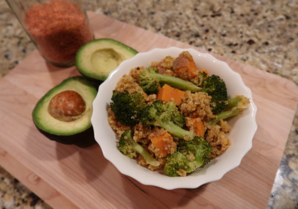Vegan Rice Cooker Recipe – 20 Min. Quinoa & Lentil Grain Bowl