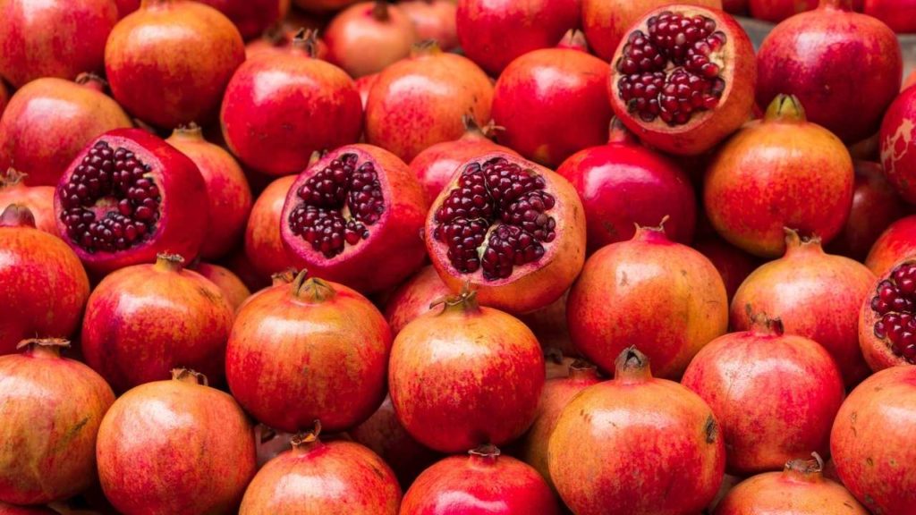 Why Is Pomegranate Good For Your Skin? Learn All Of The Amazing Benefits. 