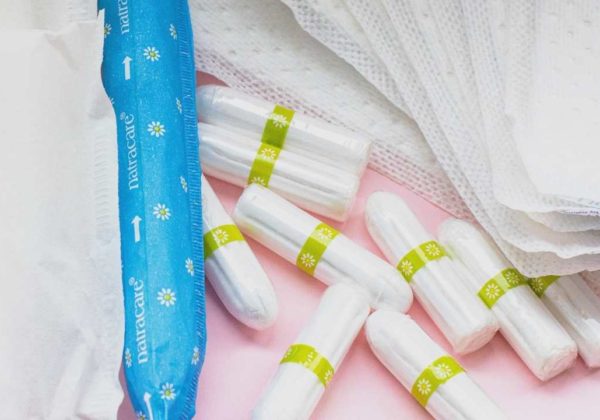 5 Of The Best Non-Toxic Tampons Without Titanium Dioxide
